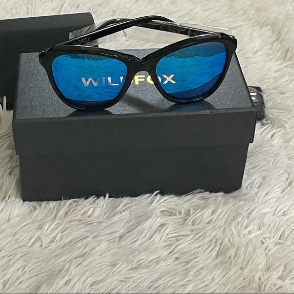 Wildfox Parker Deluxe black/ble mirror sunnies  display picture 1